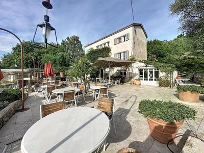 Mas - 350 m² - 6 pièces