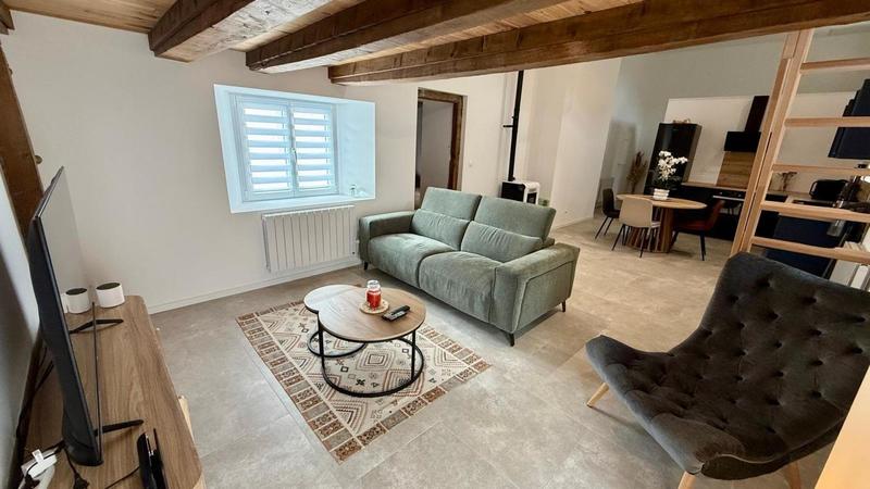 Maison - 220 m² - 8 pièces