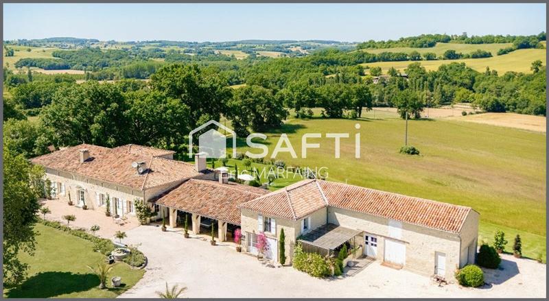 Maison - 557 m² - 13 pièces