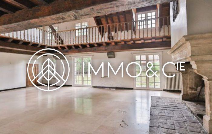 Maison - 260 m² - 6 pièces