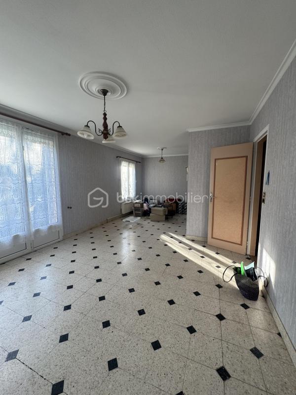 Maison traditionnelle - 75 m² - 4 pièces