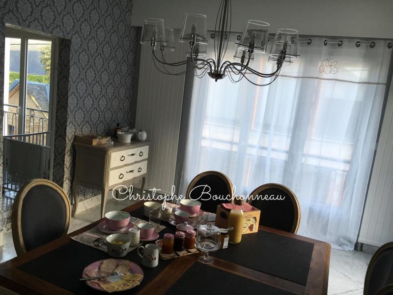 Demeure - 310 m² - 8 pièces