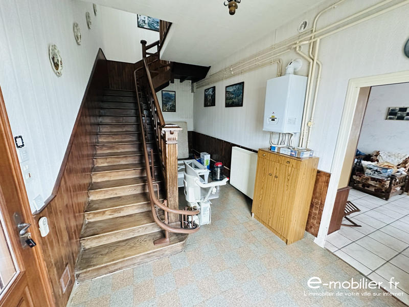 Maison - 180 m² - 9 pièces