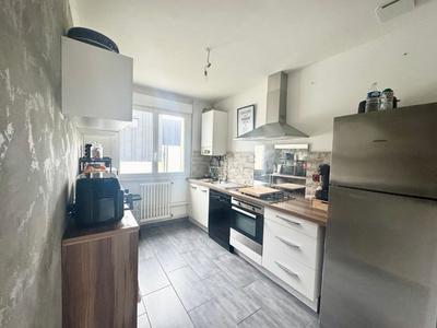 Appartement - 90 m² - 4 pièces