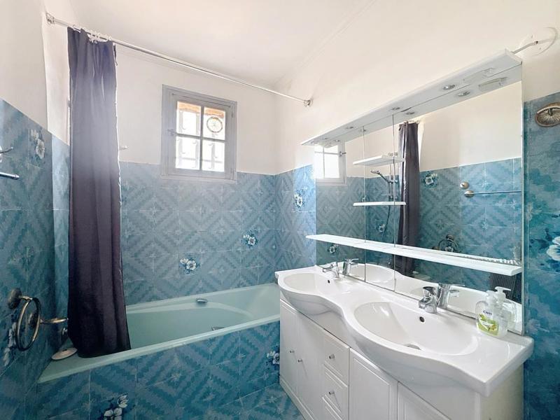 Villa - 137 m² - 6 pièces