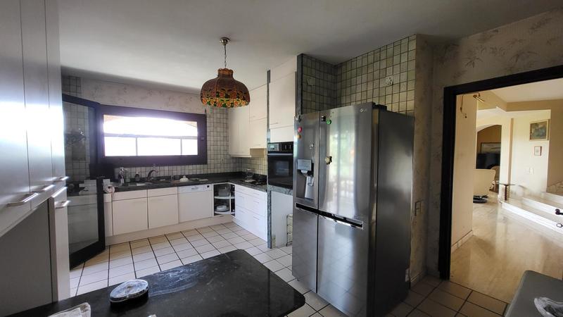 Maison - 305 m² - 10 pièces