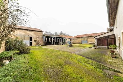 Corps de ferme - 250 m² - 11 pièces