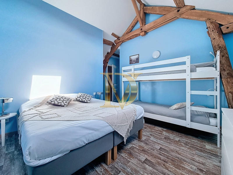 Maison ancienne - 402 m² - 11 pièces