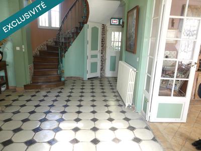 Maison - 363 m² - 10 pièces