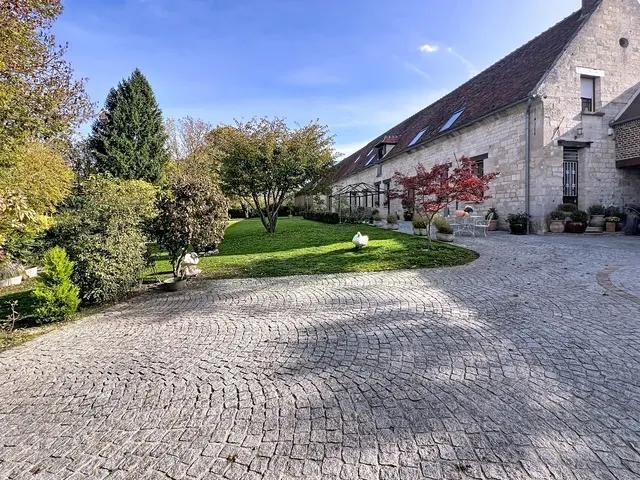 Corps de ferme - 271 m² - 8 pièces