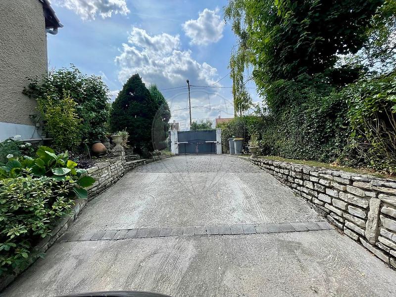 Maison - 138 m² - 7 pièces