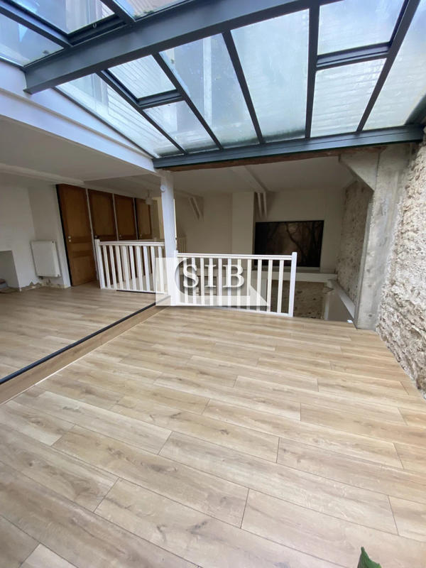 Maison - 228 m² - 7 pièces