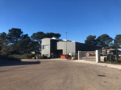 Entrepôt - 1 455 m²