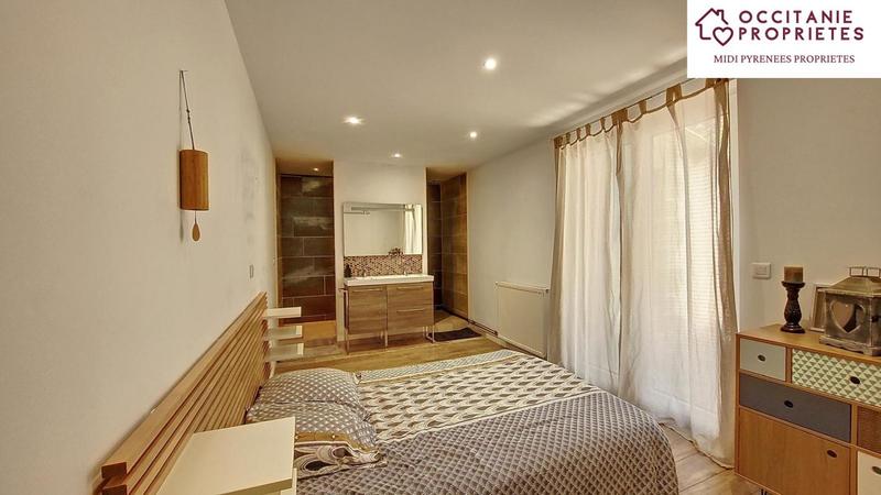 Propriété - 202 m² - 5 pièces