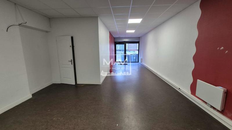 Local commercial - 150 m² - 4 pièces