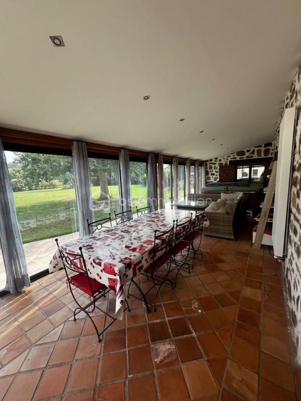 Maison - 195 m² - 7 pièces