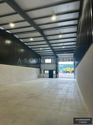 Entrepôt - 250 m²