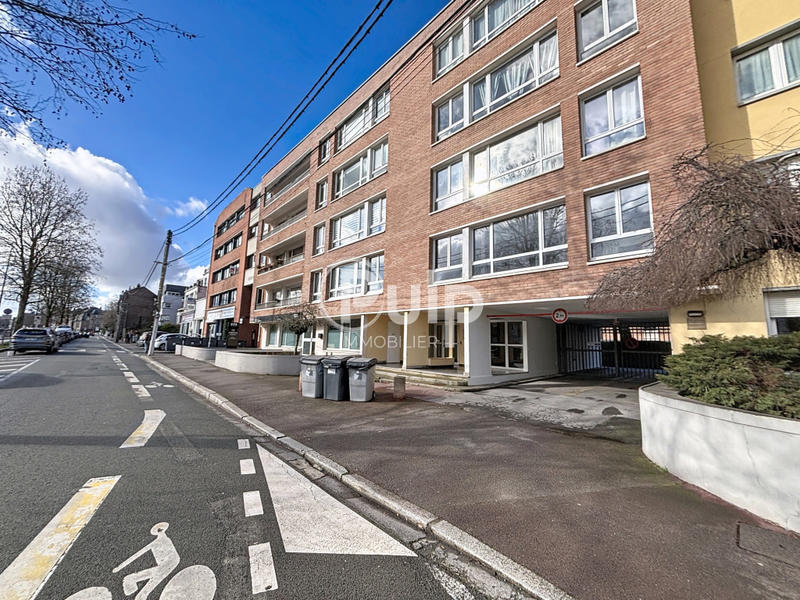 Studio - 30 m² - 1 pièce