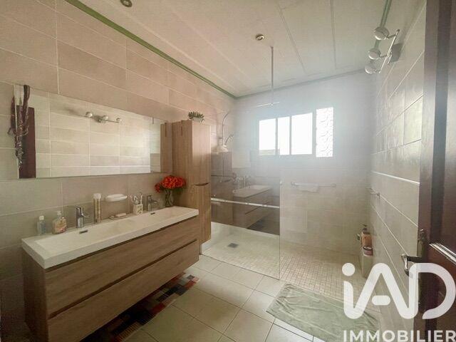 Maison - 200 m² - 9 pièces