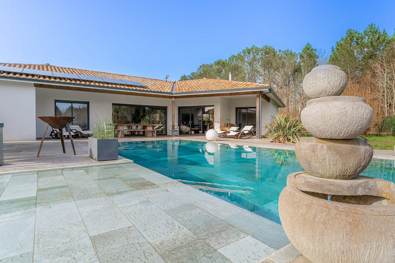 Maison - 198 m² - 7 pièces