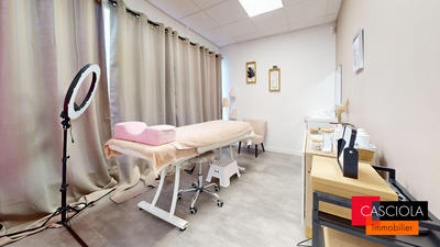 Local commercial - 70 m² - 3 pièces