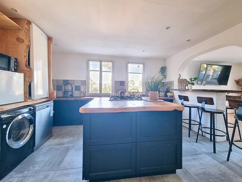 Appartement - 93 m² - 4 pièces