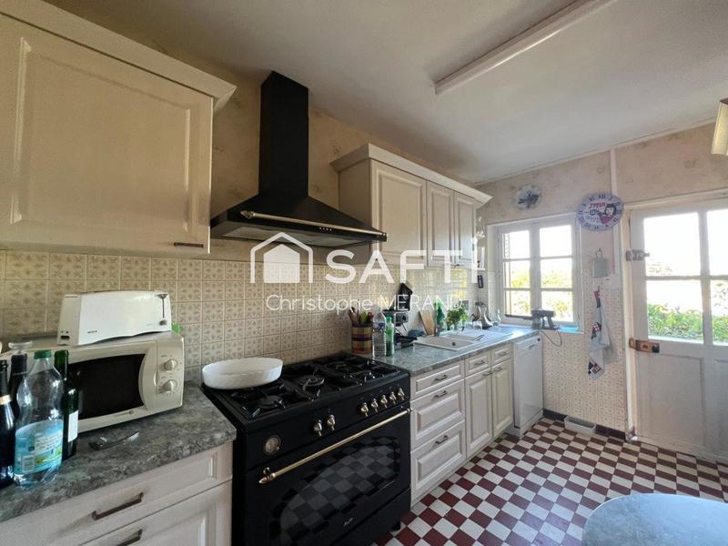 Maison - 121 m² - 8 pièces