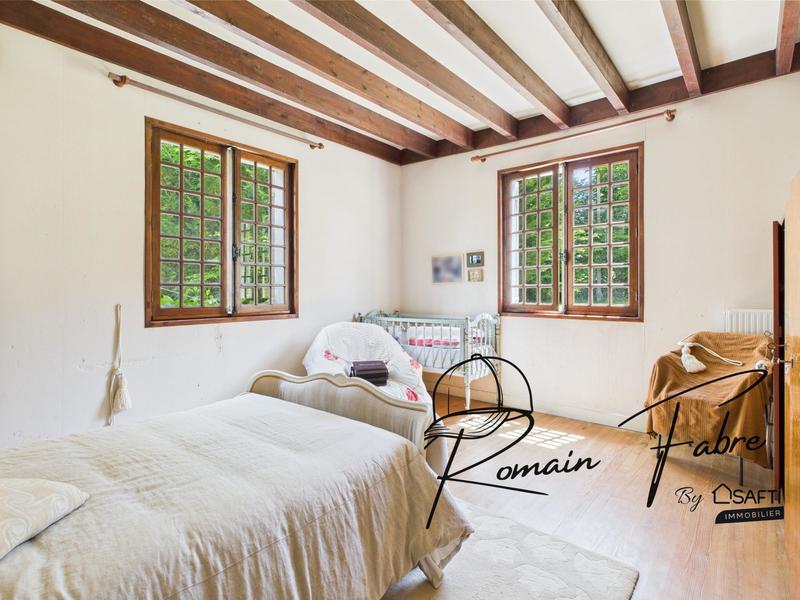 Maison - 310 m² - 12 pièces