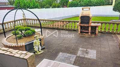 Maison traditionnelle - 200 m² - 9 pièces