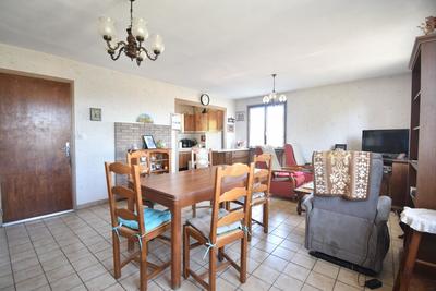 Villa - 80 m² - 4 pièces