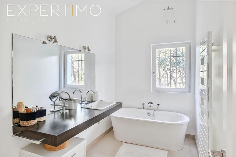 Villa - 200 m² - 6 pièces