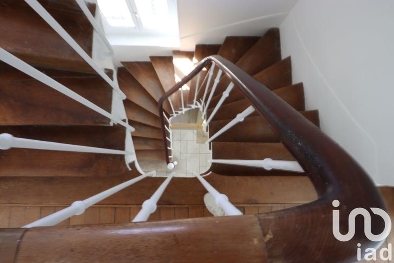 Maison - 235 m² - 8 pièces