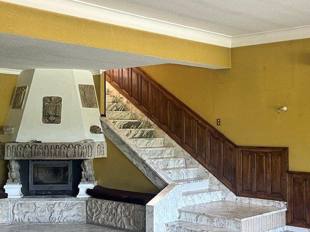 Maison - 267 m² - 7 pièces