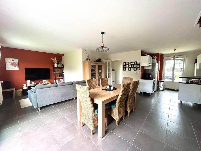 Maison - 93 m² - 4 pièces