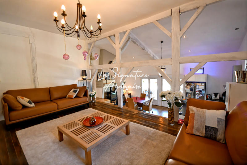 Maison - 230 m² - 5 pièces