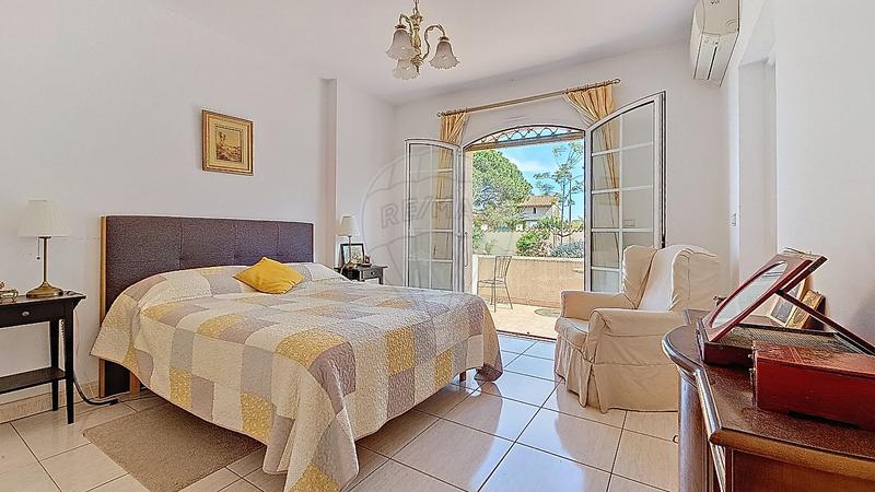 Villa - 310 m² - 8 pièces