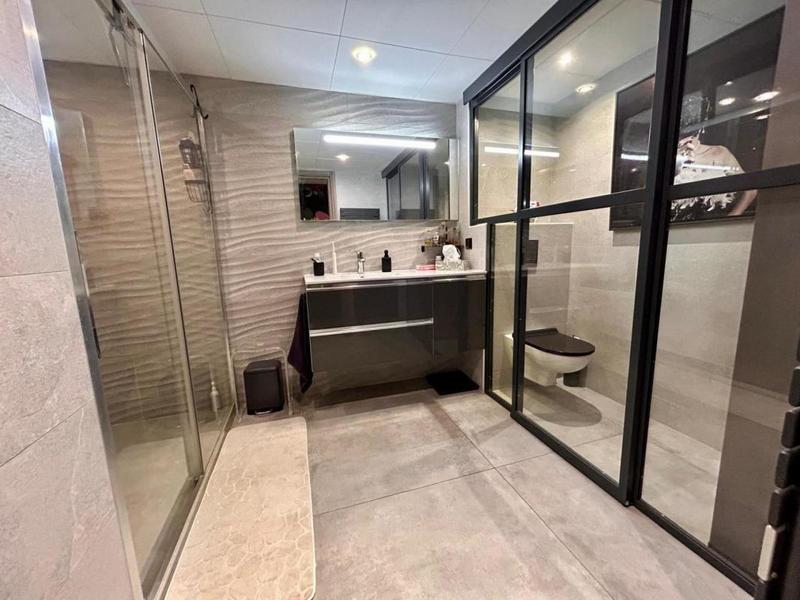 Appartement - 93 m² - 3 pièces