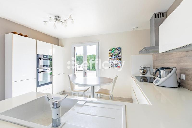 Pavillon - 133 m² - 7 pièces