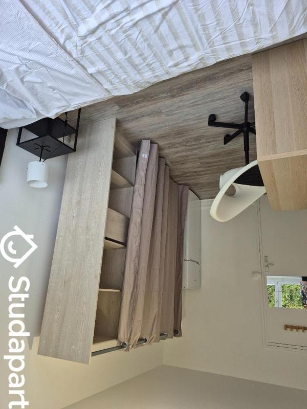 Chambre - 9 m² - 1 pièce