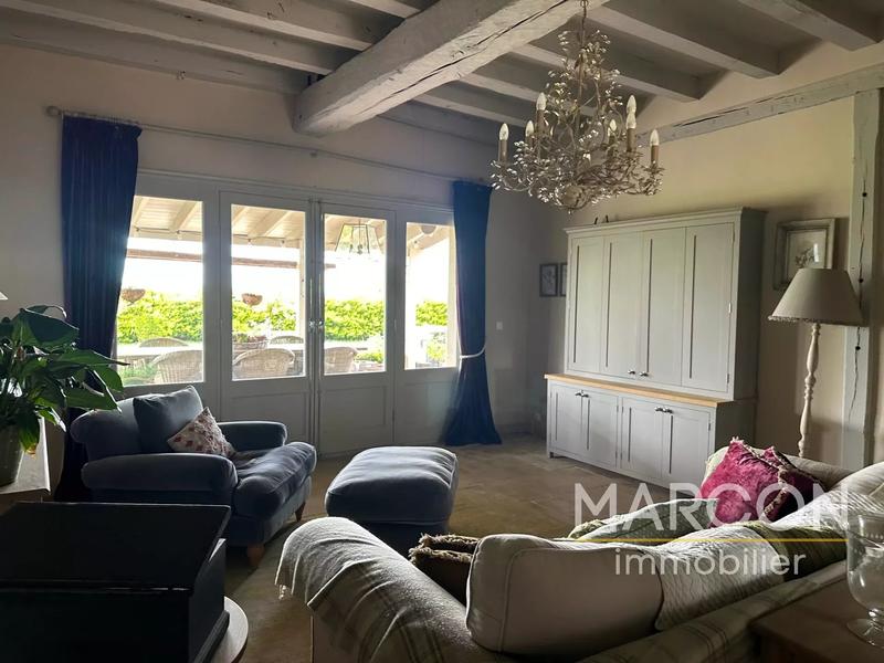 Propriété - 318 m² - 10 pièces