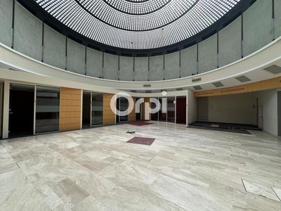 Bureau - 623 m²