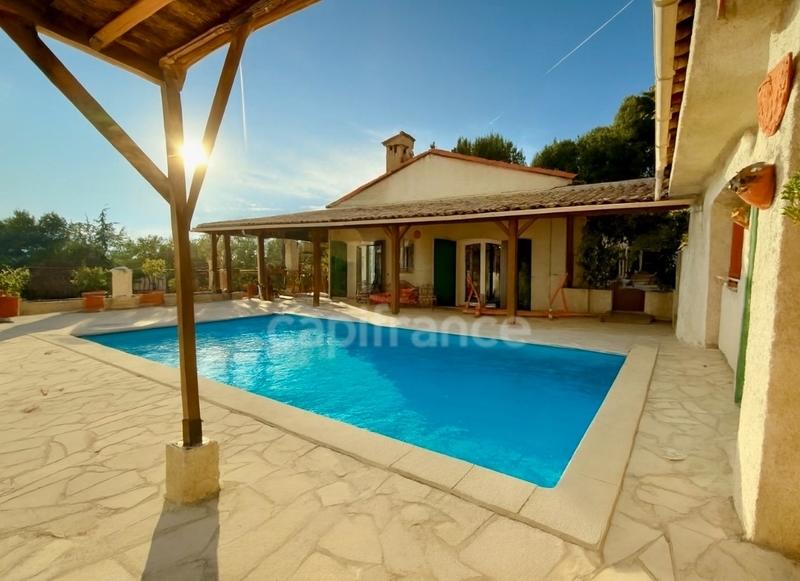 Maison - 235 m² - 7 pièces