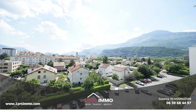 Appartement - 90 m² - 4 pièces