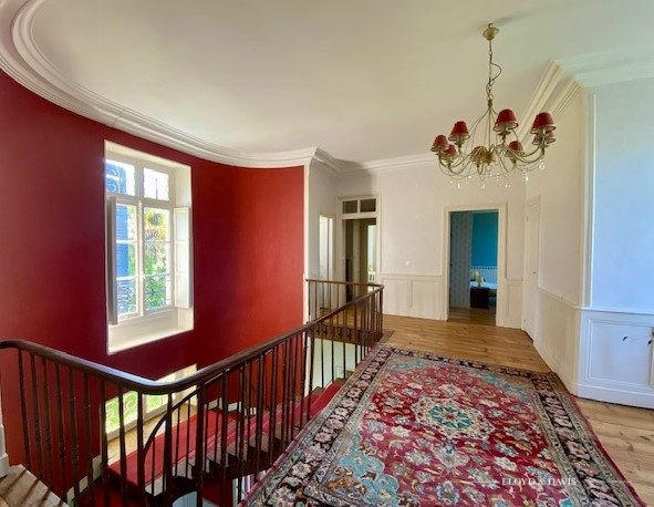 Château - 520 m² - 15 pièces