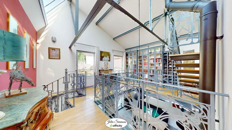 Loft - 137 m² - 5 pièces