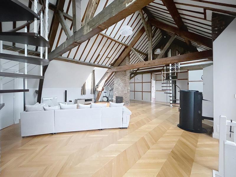 Maison de maîtres - 590 m² - 12 pièces