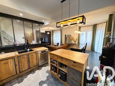 Maison - 104 m² - 4 pièces