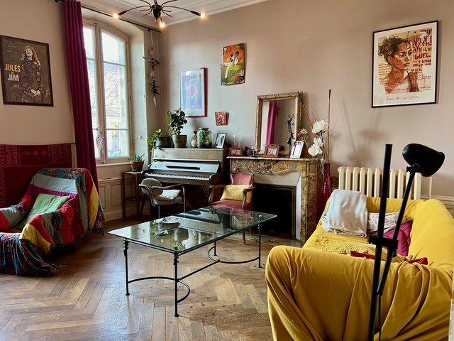 Maison - 185 m² - 7 pièces