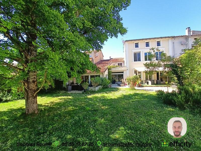 Maison - 302 m² - 7 pièces