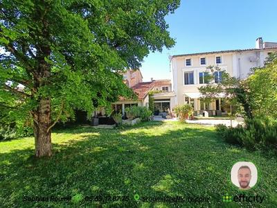 Maison - 302 m² - 7 pièces